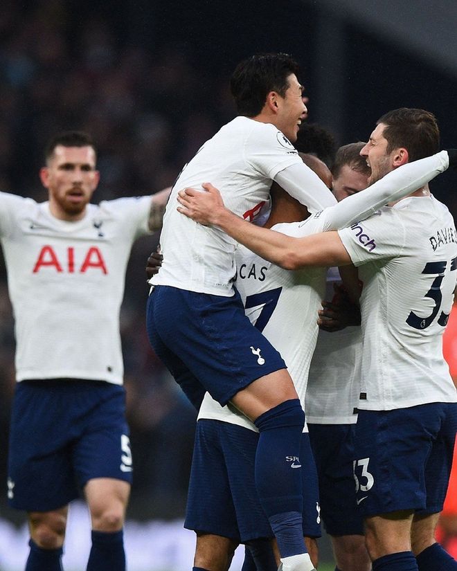 包含法甲集结日走向成谜；武汉三镇内部沟通；媒体盛赞；医务组通报恢复的词条